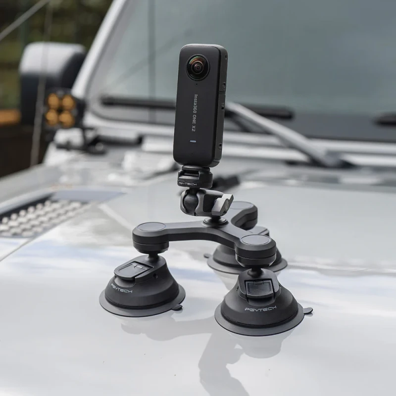 Uchwyt do kamer sportowych PGYTECH trójramienny z mocowaniem Suction Cup_4.webp