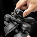 Uchwyt do kamer sportowych PGYTECH trójramienny z mocowaniem Suction Cup_6.webp