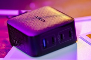 Ładowarka sieciowa UGREEN CD224, 3x USB-C, 1x USB, Power Delivery 3.0, GaN, 65W (czarny)