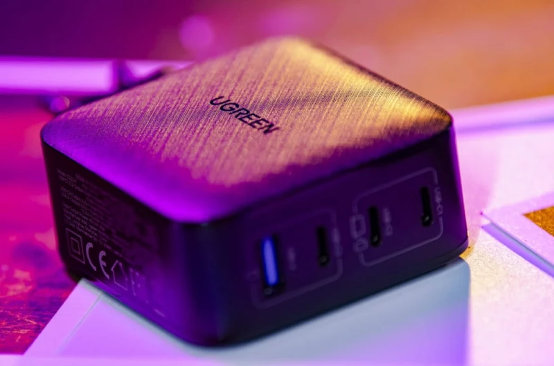 Ładowarka sieciowa UGREEN CD224, 3x USB-C, 1x USB, Power Delivery 3.0, GaN, 65W (czarny)
