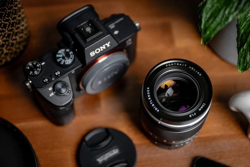 Obiektyw Voigtlander Portrait Heliar 75 mm f_1,8 do Sony E_06_HD.jpg