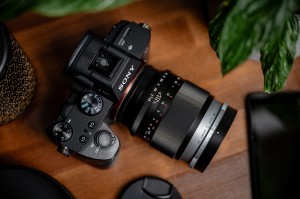 Obiektyw Voigtlander Portrait Heliar 75 mm f_1,8 do Sony E_11_HD.jpg