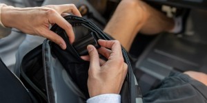 Grafika_Torba fotograficzna Wandrd Rogue Sling 9 l v2 - brązowa_02.jpg