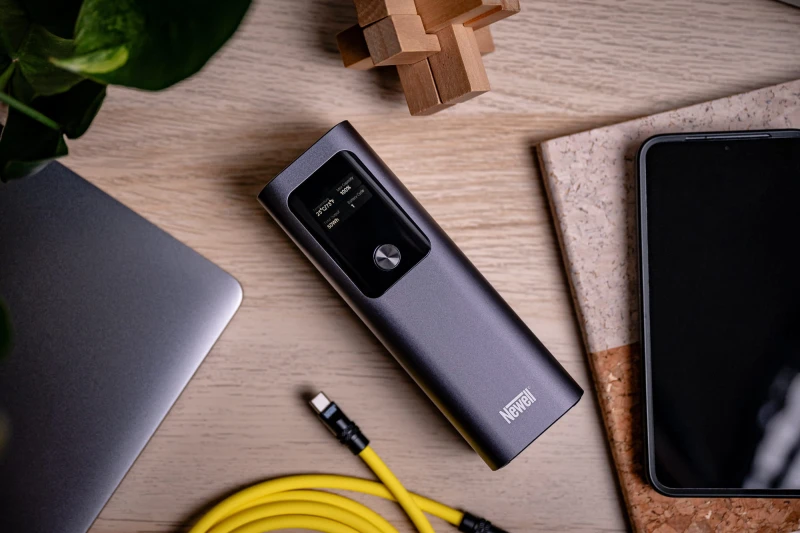Power Bank Newell Vayu 27000 mAh PD 140 W_09_HD.jpg