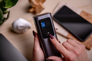 Power Bank Newell Vayu 27000 mAh PD 140 W_11_HD.jpg