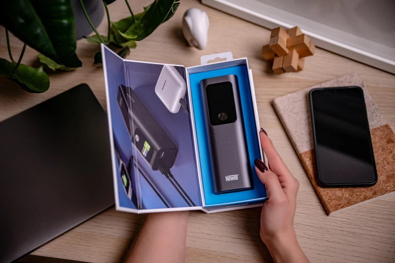Power Bank Newell Vayu 27000 mAh PD 140 W_12_HD.jpg
