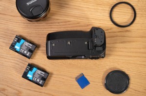 Battery Pack Newell BG-R20 do Canon_08_HD.jpg