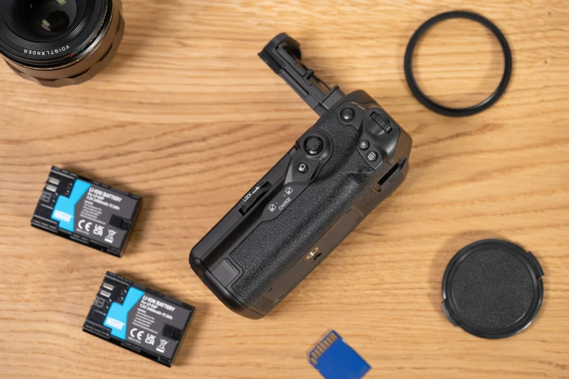 Battery Pack Newell BG-R20 do Canon_09_HD.jpg