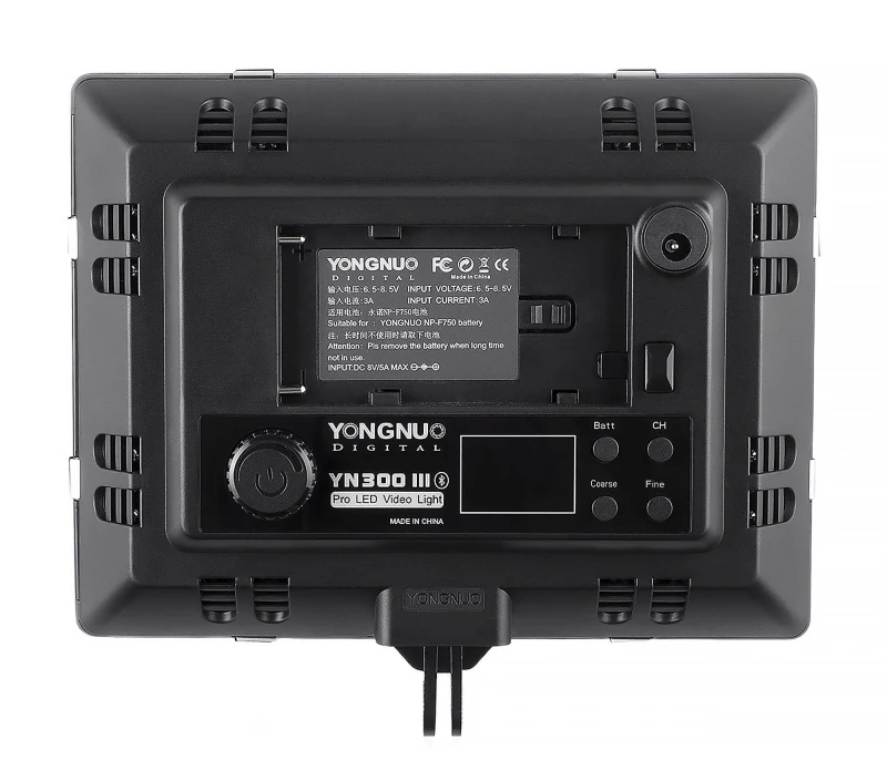 Lampa LED Yongnuo YN300 III - WB (5600 K)_03_HD.jpg