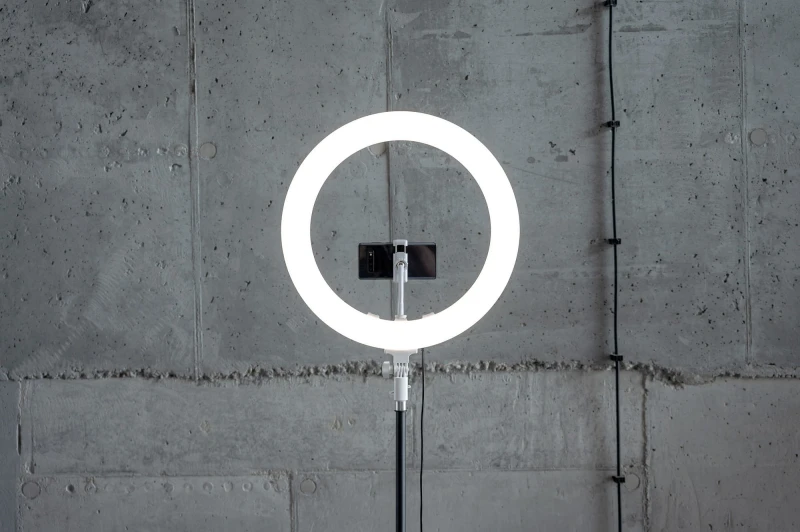 Lampa pierścieniowa LED Newell RL-18A - WB (3200 K - 5500 K) - Arctic White_12_HD.jpg