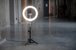 Lampa pierścieniowa LED Newell RL-10A Arctic White + statyw_20_HD.jpg