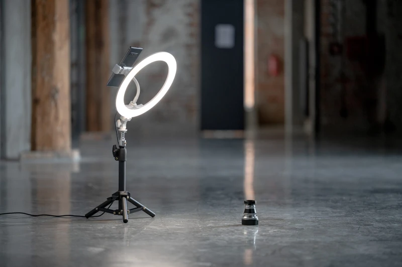 Lampa pierścieniowa LED Newell RL-10A Arctic White + statyw_22_HD.jpg