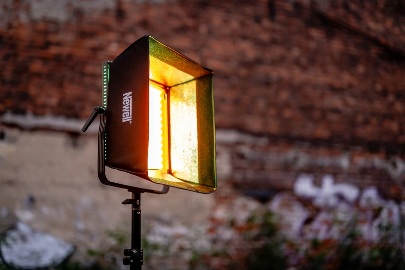 Lampa LED Newell RGB Vividha Effect_24_HD.jpg