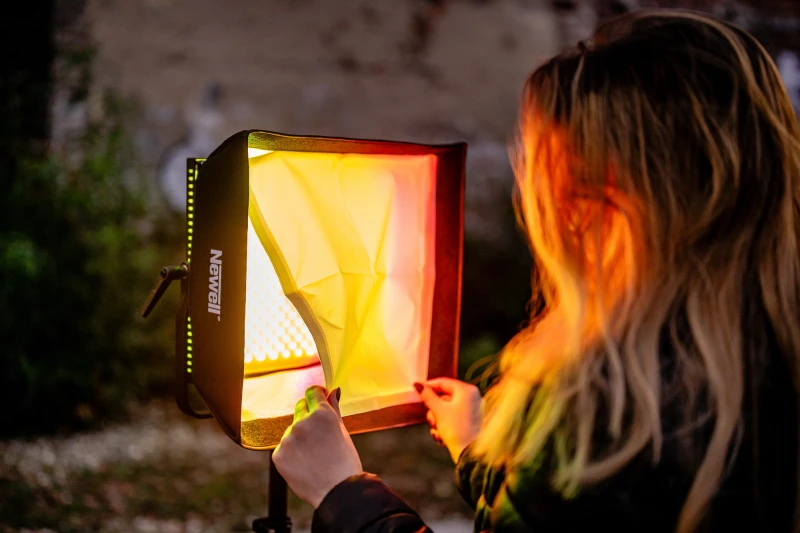 Lampa LED Newell RGB Vividha Effect_25_HD.jpg