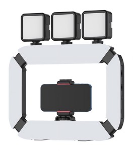 Lampa LED z adapterem do smartfona Ulanzi U200 - WB (2500 K - 8500 K)_07_HD.jpg