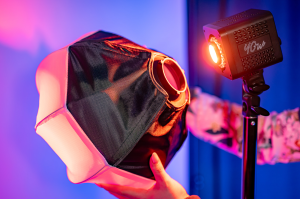 softbox-lantern-newell-30-cm-mini-bowens-do-lampy-tara (6).jpg