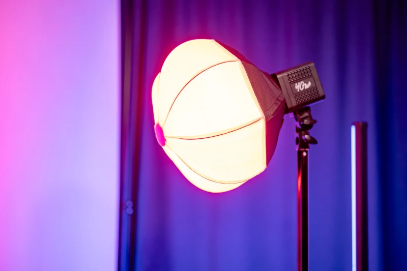 softbox-lantern-newell-30-cm-mini-bowens-do-lampy-tara (11).jpg