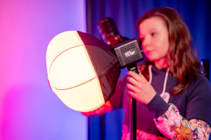 softbox-lantern-newell-30-cm-mini-bowens-do-lampy-tara (13).jpg