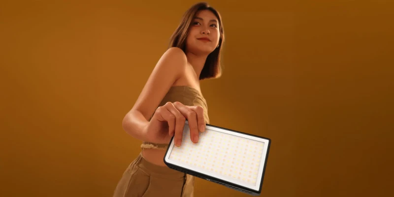 Grafika - Lampa LED Ulanzi LM-P40 - WB (2700 K - 6500 K)_02.jpg