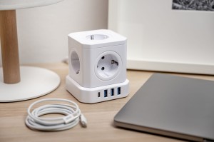 Kostka zasilająca Newell GaN Power Cube 9w1 - biała_09_HD.jpg