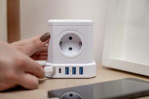 Kostka zasilająca Newell GaN Power Cube 9w1 - biała_11_HD.jpg