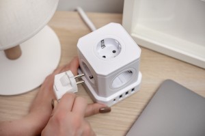 Kostka zasilająca Newell GaN Power Cube 9w1 - biała_12_HD.jpg