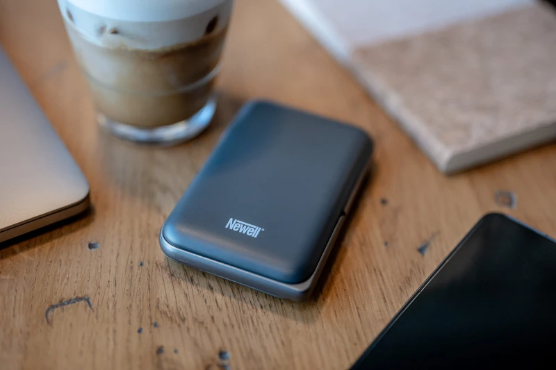 Power Bank Newell MS-10000 MagSafe 10000 mAh PD 20 W - szary_07_HD.jpg