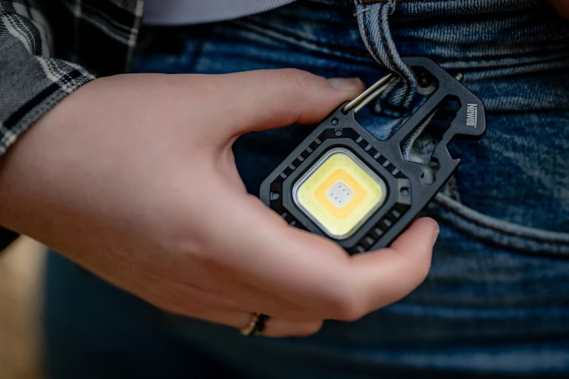 Lampka LED Newell Lunar Multitool + statyw_18_HD.jpg