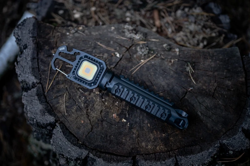 Lampka LED Newell Lunar Multitool + statyw_25_HD.jpg