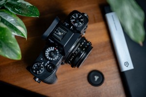 Obiektyw Voigtlander Ultron 27 mm f_2,0 do Fujifilm X - czarny_12_HD.jpg