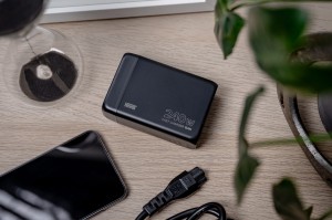Ładowarka sieciowa Newell GaN 240 W - EU_08_HD.jpg