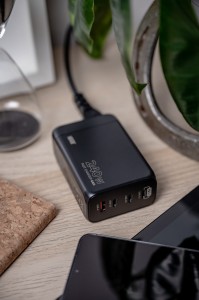 Ładowarka sieciowa Newell GaN 240 W - EU_10_HD.jpg