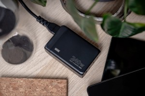 Ładowarka sieciowa Newell GaN 240 W - EU_11_HD.jpg