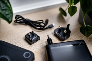 Ładowarka sieciowa z zestawem adapterów Newell GaN Tech T-power 140 W_18_HD.jpg