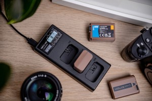 Ładowarka trzykanałowa Newell CD-USB-C do akumulatorów EN-EL14 do Nikon_07_HD.jpg