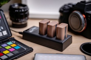 Ładowarka trzykanałowa Newell CD-USB-C do akumulatorów EN-EL14 do Nikon_09_HD.jpg