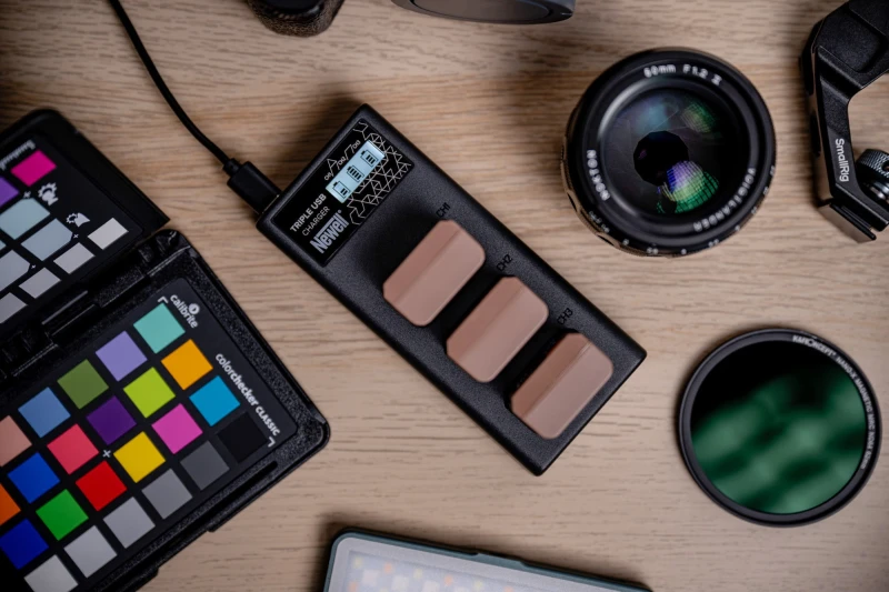 Ładowarka trzykanałowa Newell CD-USB-C do akumulatorów EN-EL14 do Nikon_11_HD.jpg