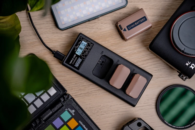 Ładowarka trzykanałowa Newell CD-USB-C do akumulatorów EN-EL14 do Nikon_15_HD.jpg