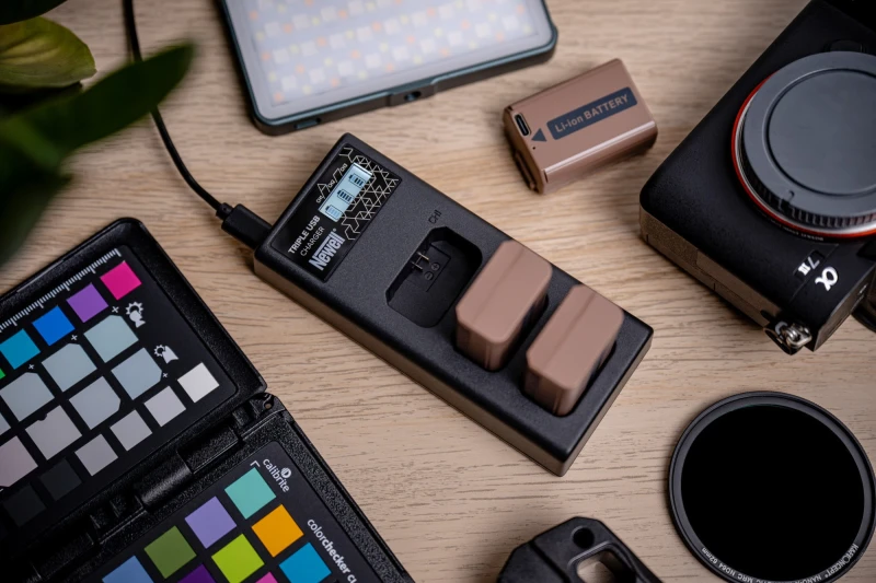 Ładowarka trzykanałowa Newell CD-USB-C do akumulatorów EN-EL14 do Nikon_16_HD.jpg