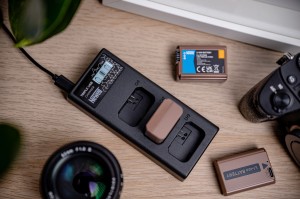 Ładowarka trzykanałowa Newell CD-USB-C do akumulatorów NP-BX1 do Sony_08_HD.jpg