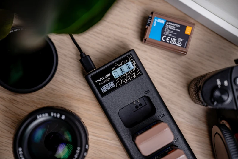 Ładowarka trzykanałowa Newell CD-USB-C do akumulatorów NP-BX1 do Sony_09_HD.jpg