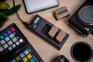 Ładowarka trzykanałowa Newell CD-USB-C do akumulatorów NP-BX1 do Sony_17_HD.jpg