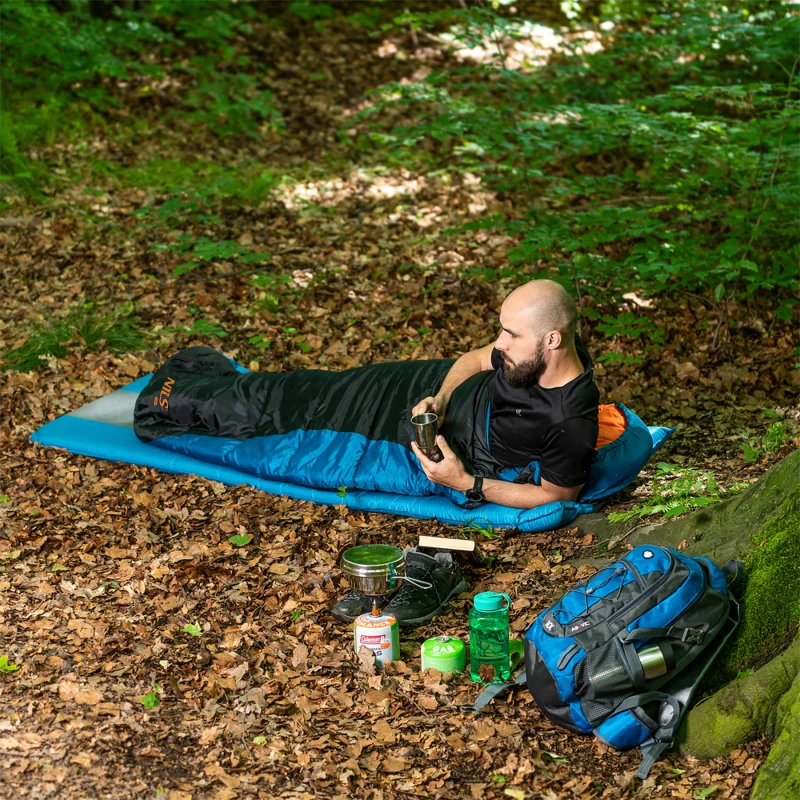 ŚPIWÓR NILS CAMP GRANATOWO-POMARAŃCZOWY NC2012