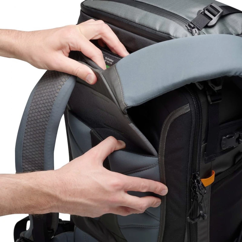 backpack-lowepro-trekker-lp37481-pww-torso-adjustment.jpg
