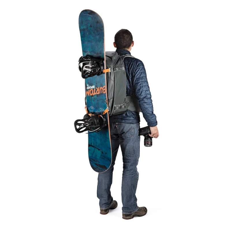 camera-backpack-whistler-bp-450-aw-ii-lp37227-snowboard-onbody.jpg