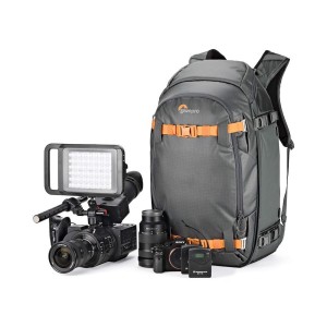 camera-backpack-whistler-bp-450-aw-lp37227-sony-videogear-a7ii-micspsd.jpg